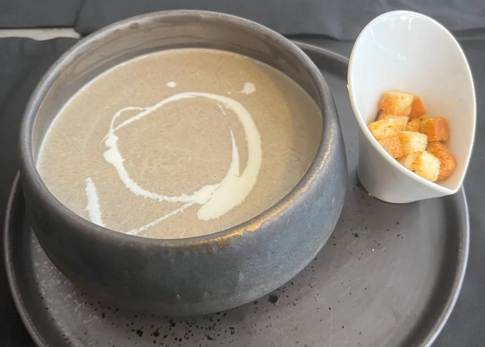 Göbələk şorbası